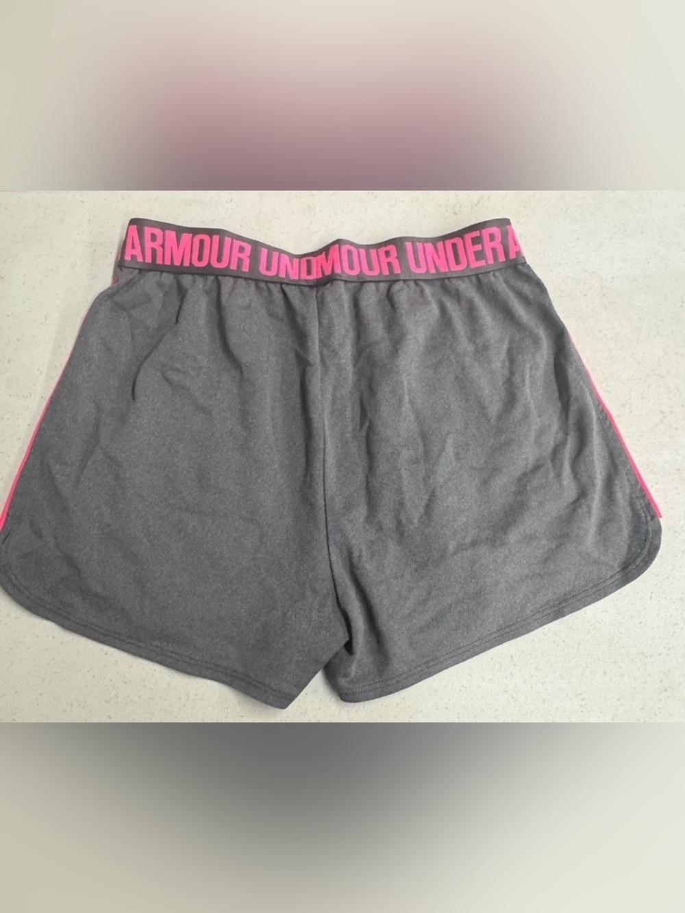 Under Armour Women's Athletic Shorts in Gray and Pink Sz M - Picture 3 of 3